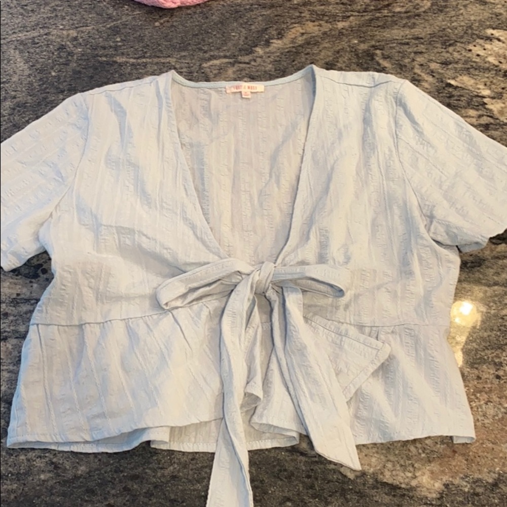 baby blue tie front top!